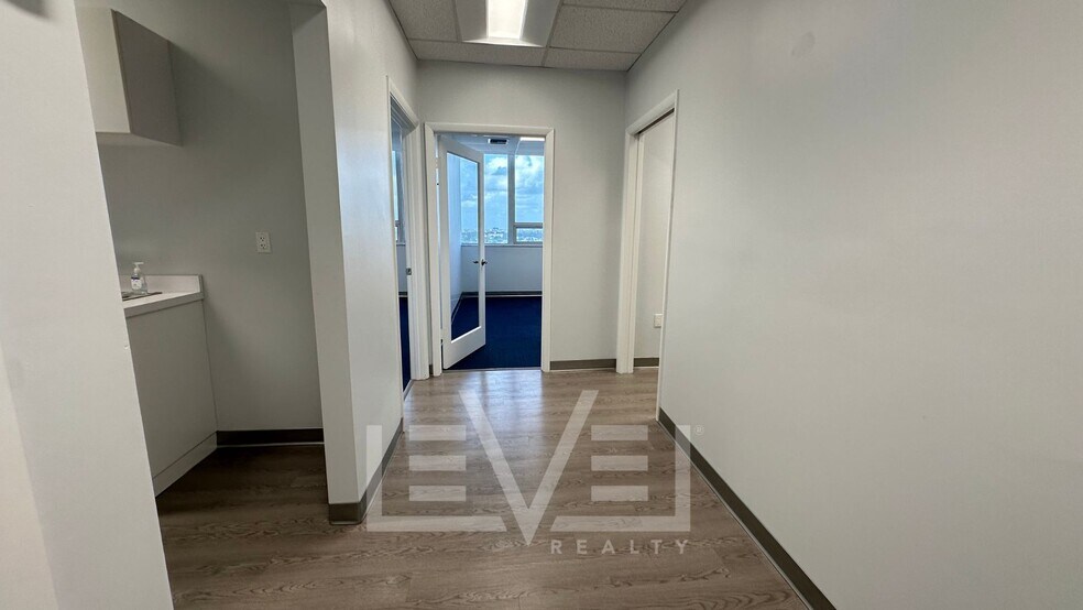 More Photos Of 2455 E Sunrise Blvd, Fort Lauderdale Loft Creative Space For Sale