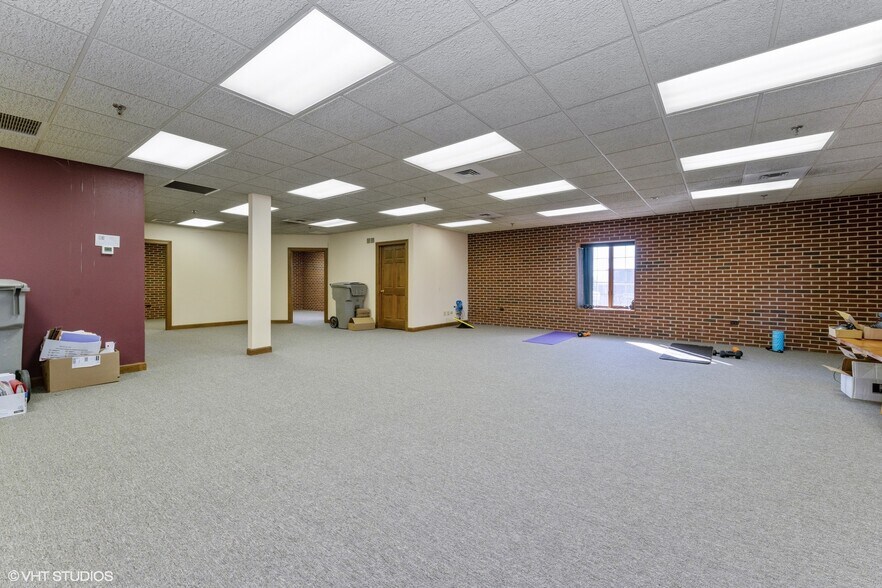 More Photos Of 9401 S Pulaski Rd, Evergreen Park Medical For Sale