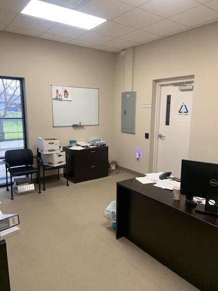 More Photos Of 112 Westhampton Dr, Lexington Manufacturing For Sale