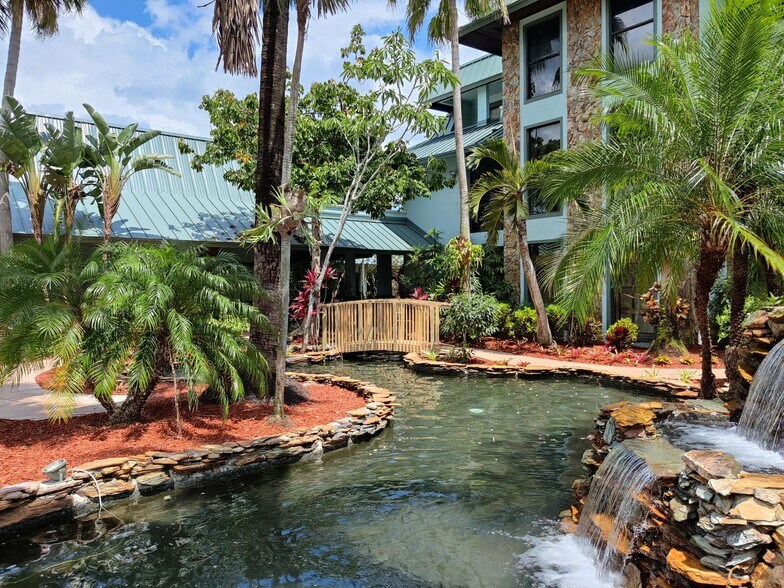 More Photos Of 10400 Griffin Rd, Fort Lauderdale Office For Lease