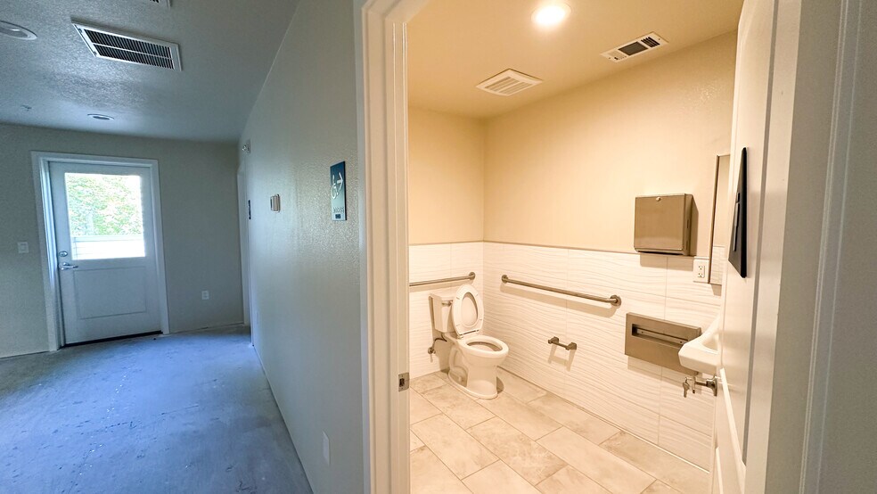 More Photos Of 14521 Big Basin Way, Saratoga General Retail For Lease