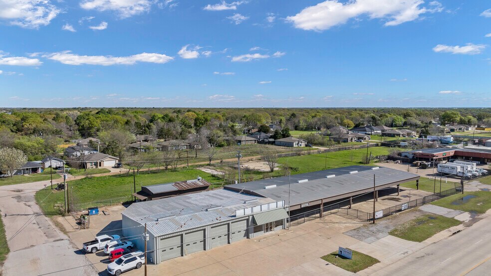 More Photos Of 2824 W Main St, Gun Barrel City General Retail For Lease