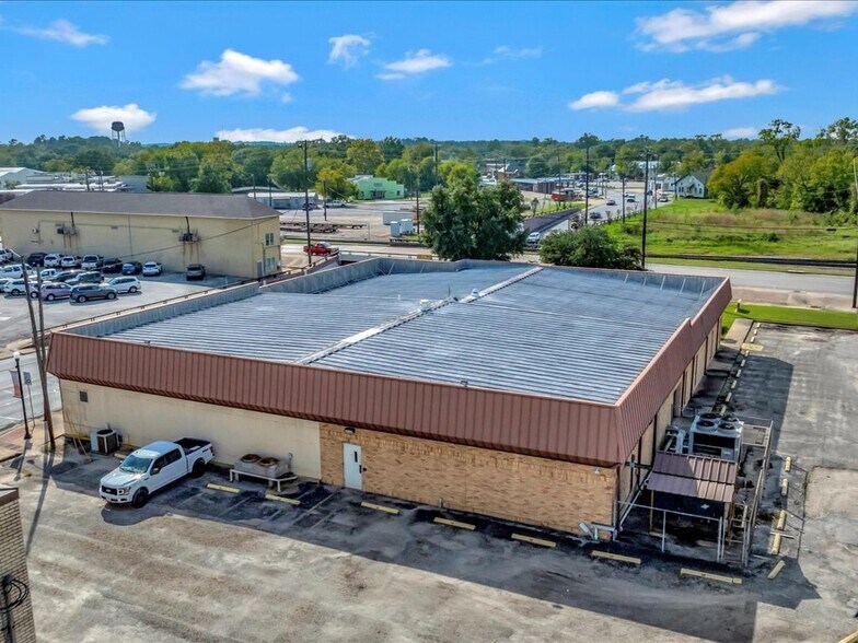 More Photos Of 202 N Angelina Ave, Lufkin Office For Sale