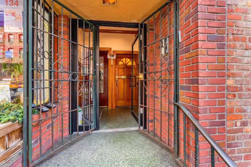 More Photos Of 134 Lexington Ave, New York Storefront Retail Residential For Lease