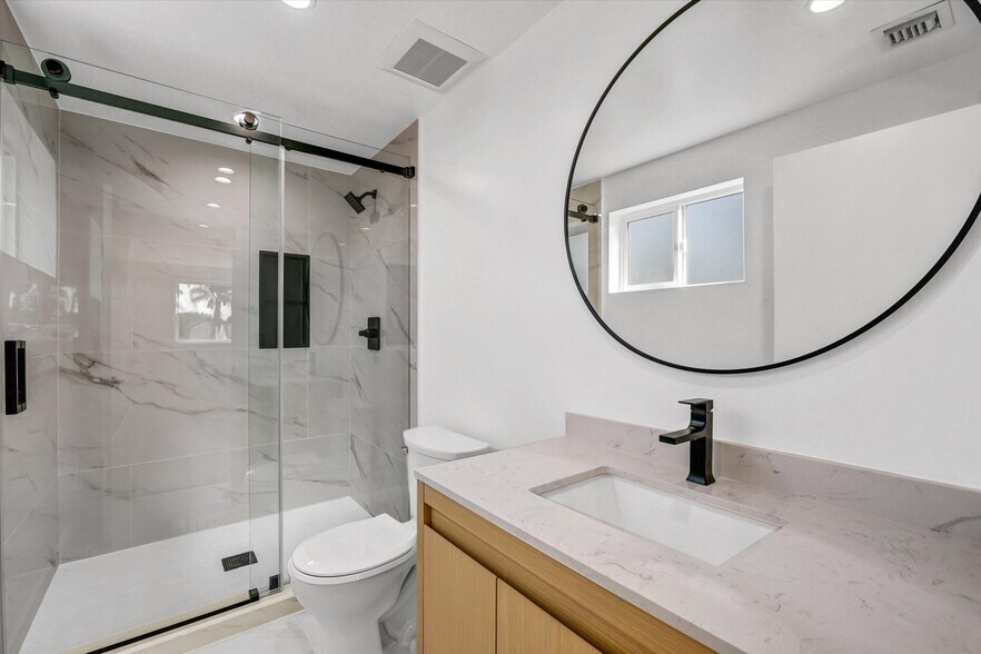 More Photos Of 7322 Newcastle Ave, Reseda Apartments For Sale