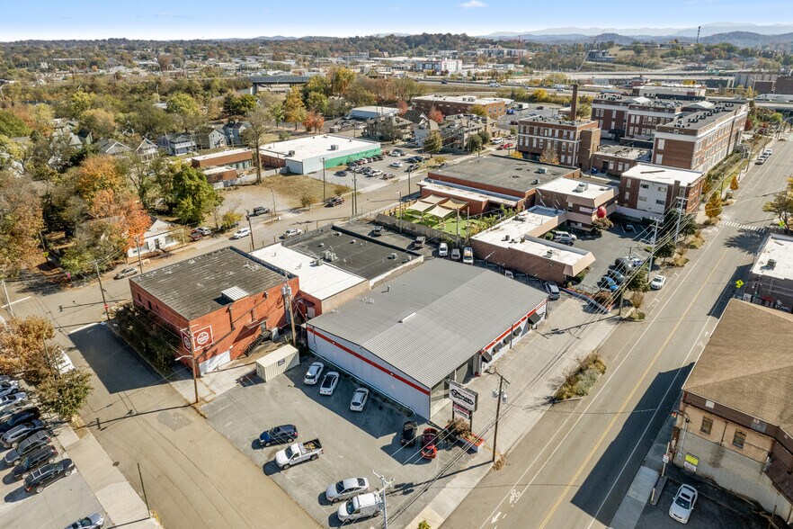 More Photos Of 622 N Central St, Knoxville General Retail For Sale