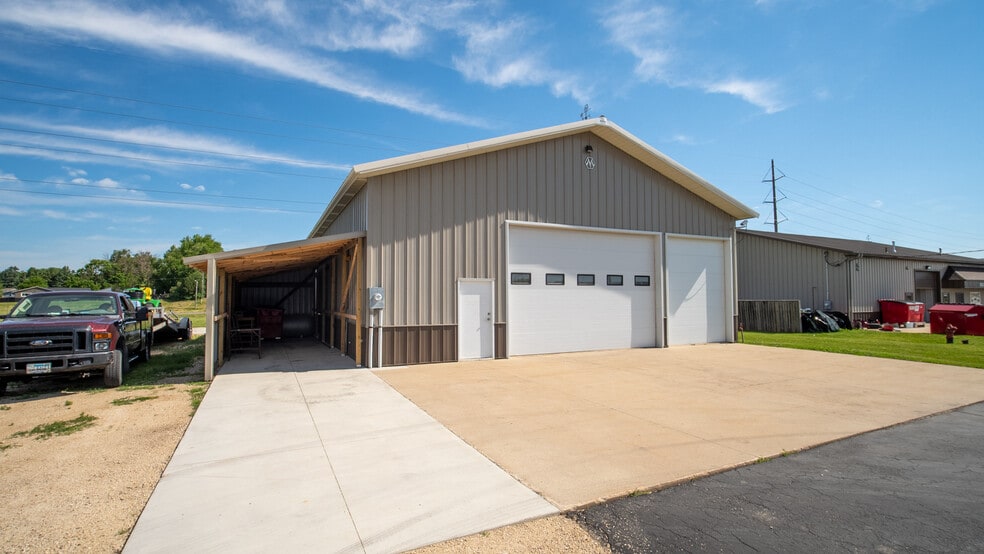 More Photos Of 219 1st SW st, Byron Warehouse For Lease