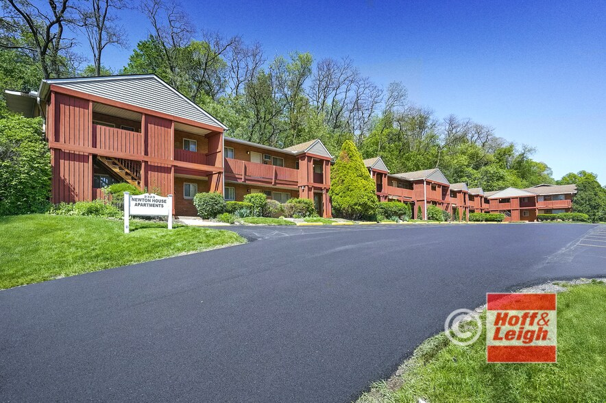 Primary Photo Of 2323 Newton St, Akron Apartments For Sale