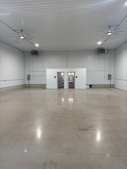 More Photos Of 925 O E Bieri Ind Dr, Lowell Industrial For Lease