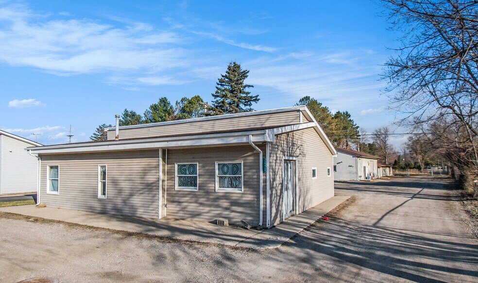 More Photos Of , Lapeer Unknown For Sale