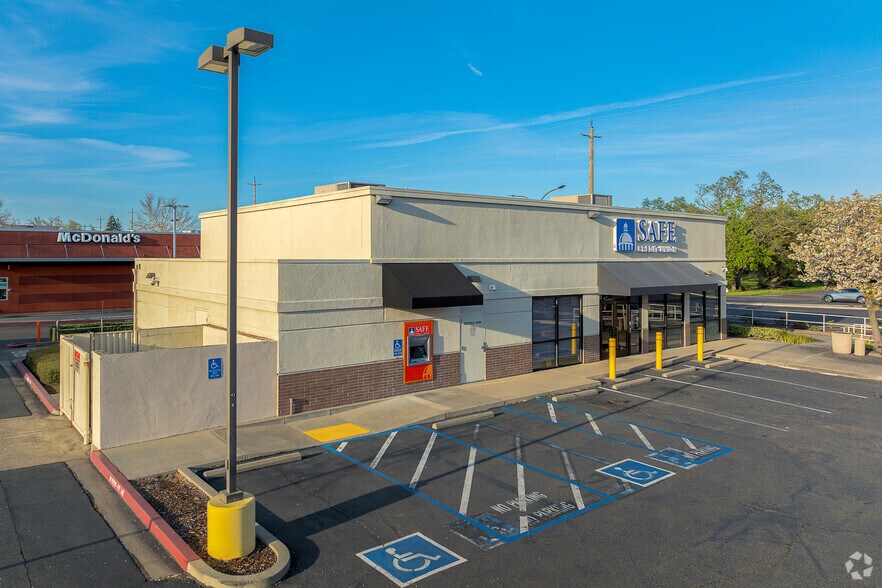 More Photos Of , Fair Oaks General Retail For Sale