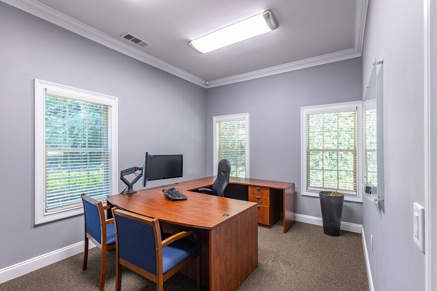 More Photos Of 3375 Chastain Gardens Dr, Kennesaw Office For Sale