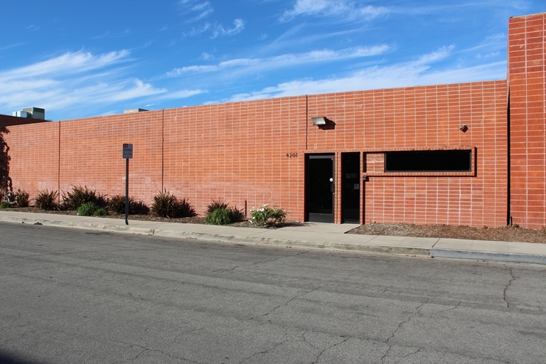 Primary Photo Of 4201 W Vanowen Pl, Burbank Light Distribution For Lease