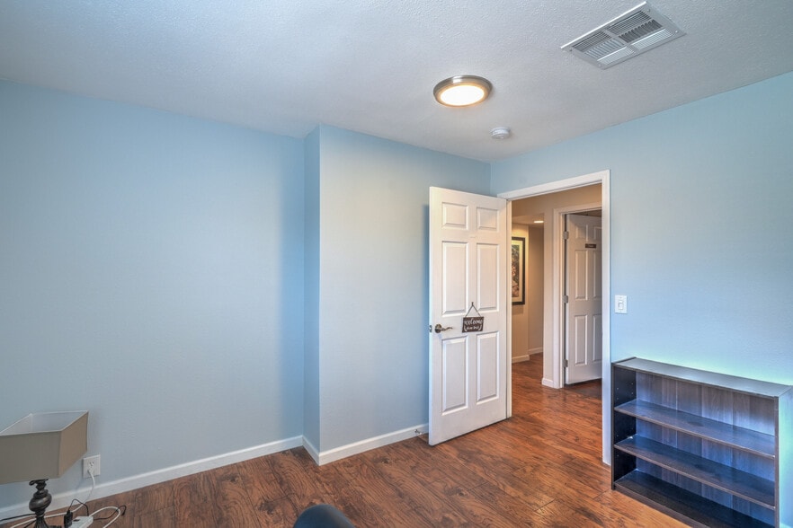 More Photos Of 211 W Atlantic Ave, Henderson Office For Sale