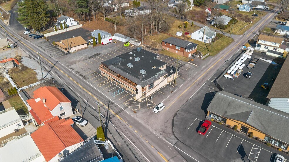 More Photos Of 31 Lakeside Dr, Harveys Lake Restaurant For Sale