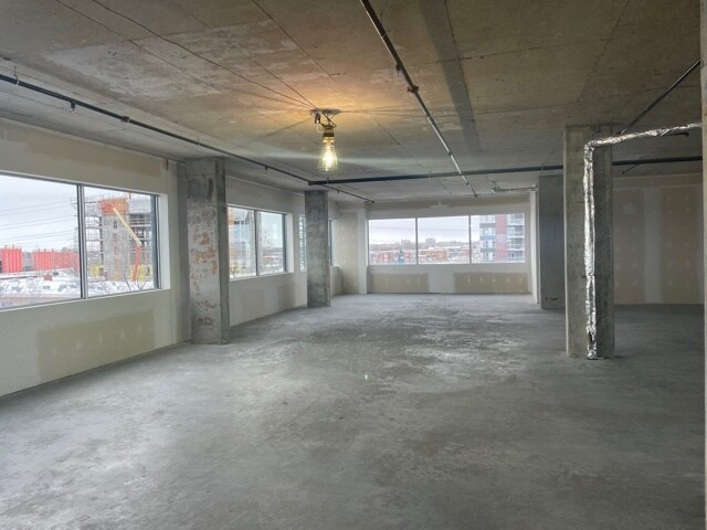 More Photos Of 10205 Boul Pie-IX, Montréal Office For Lease