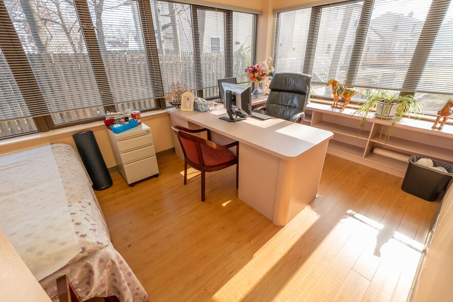 More Photos Of 622 Georges Rd, North Brunswick Medical For Sale