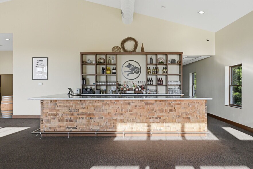 More Photos Of 2637 S Cleveland Massillon Rd, Barberton Winery Vineyard For Sale