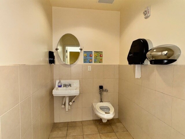 More Photos Of 621-625 E Fordham Rd, Bronx Office For Sale