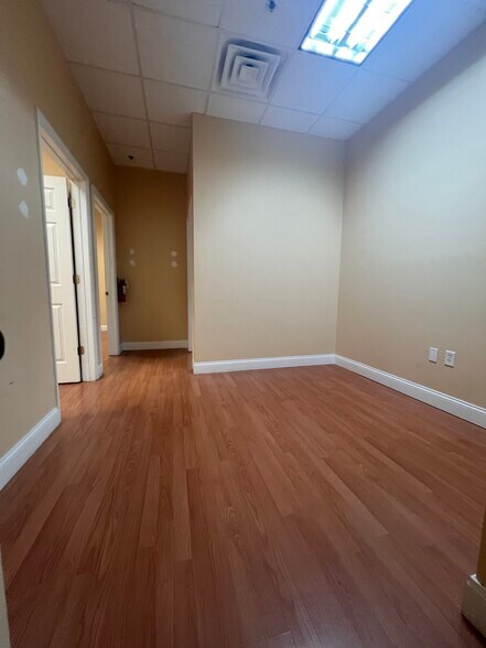 More Photos Of 245 Bellagio Cir, Sanford General Retail For Lease
