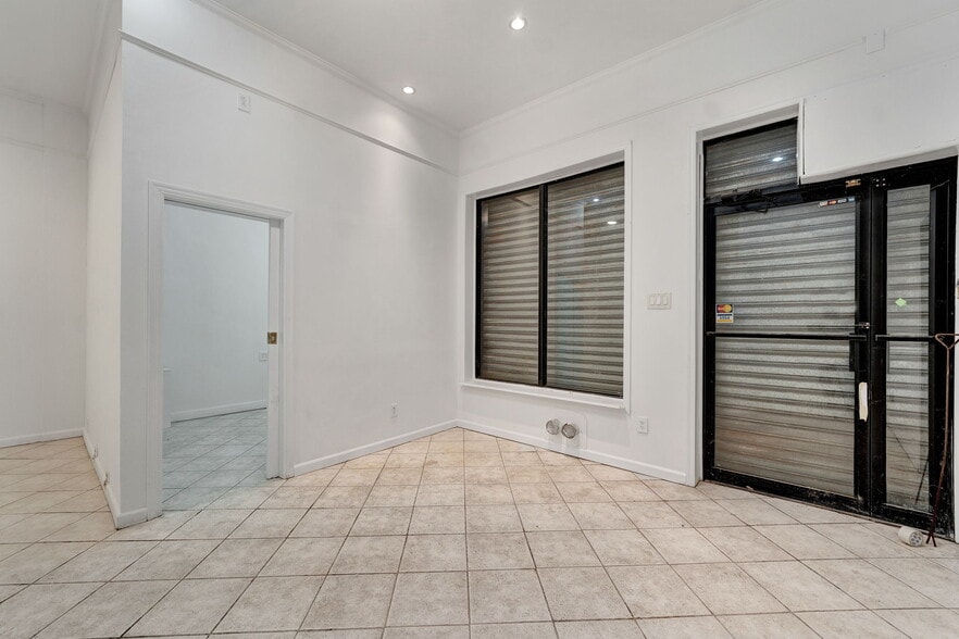 More Photos Of 230-02 S Conduit Ave, Jamaica Convenience Store For Sale