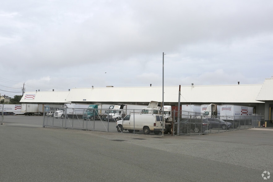 More Photos Of 99 Hook Rd, Bayonne Warehouse For Lease