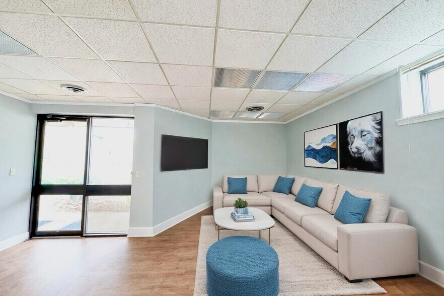 More Photos Of 1419 Leighton Ave, Anniston Office For Lease