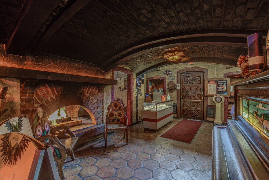 More Photos Of 500 W F St, Casper Restaurant For Sale