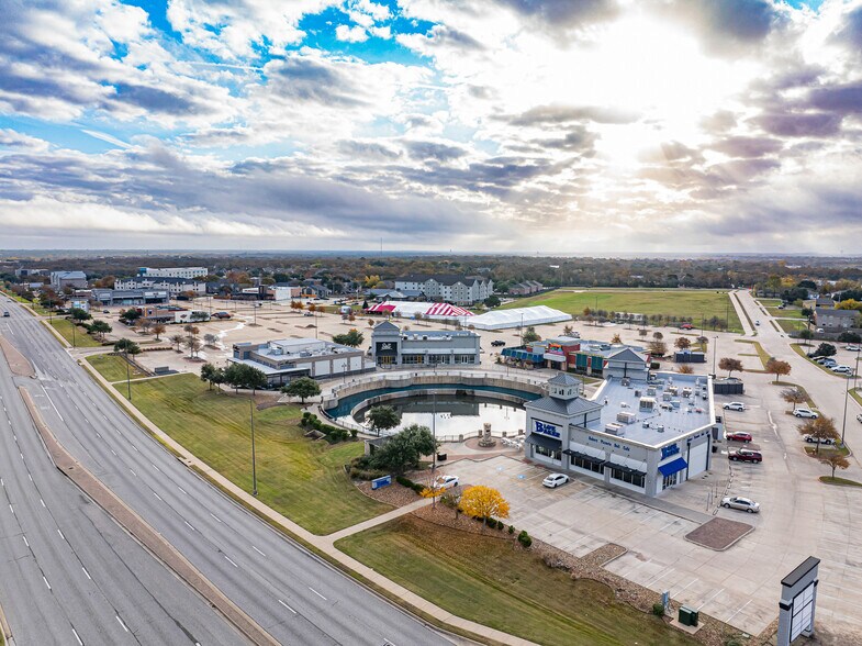 Primary Photo Of 800 University Dr E, College Station Unknown For Lease