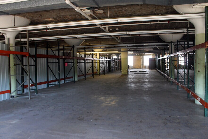 More Photos Of 5610 W Bloomingdale Ave, Chicago Industrial For Sale