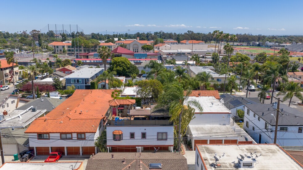 More Photos Of 815 Roswell Ave, Long Beach Apartments For Sale