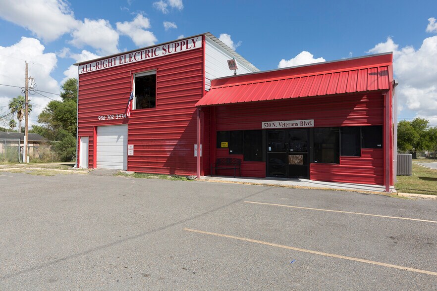 More Photos Of 520 N Veterans Blvd, San Juan Warehouse For Sale