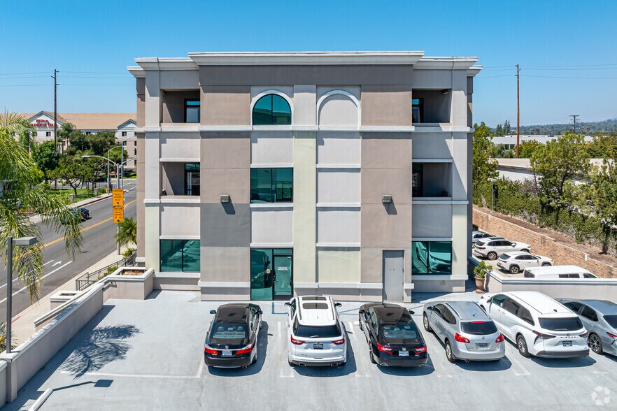 More Photos Of 225 E Santa Clara St, Arcadia Office For Lease