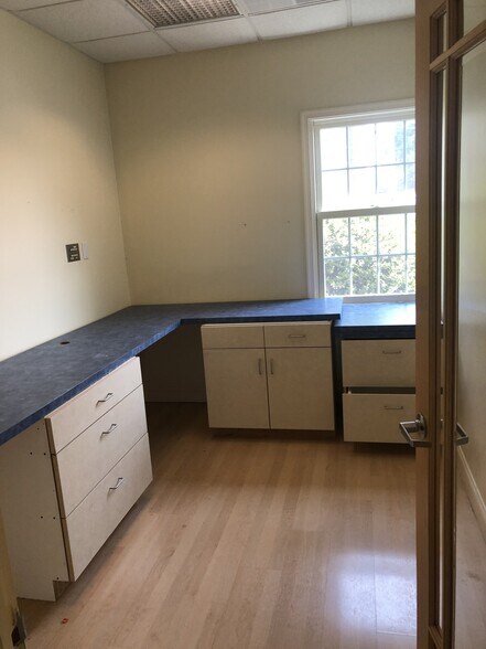 More Photos Of 4225 Main St, Elverson Freestanding For Lease