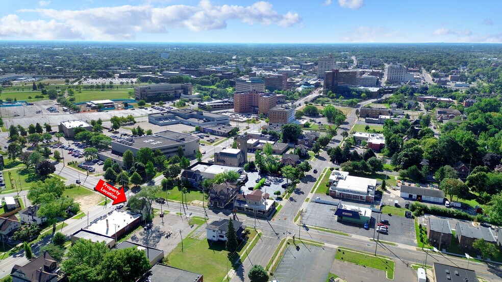 More Photos Of 801 Ml King Ave, Flint Storefront Retail Residential For Sale