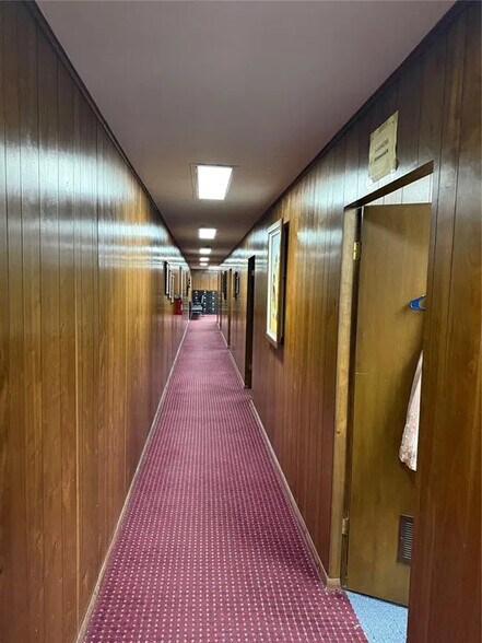 More Photos Of 107 S Wewoka Ave, Wewoka Office For Sale