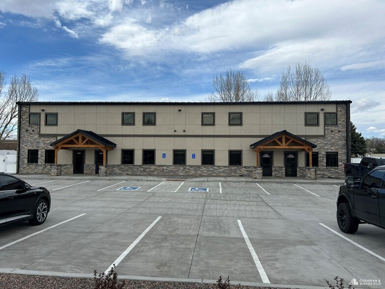 Primary Photo Of 2283-2295 E 11th St, Loveland Flex For Lease