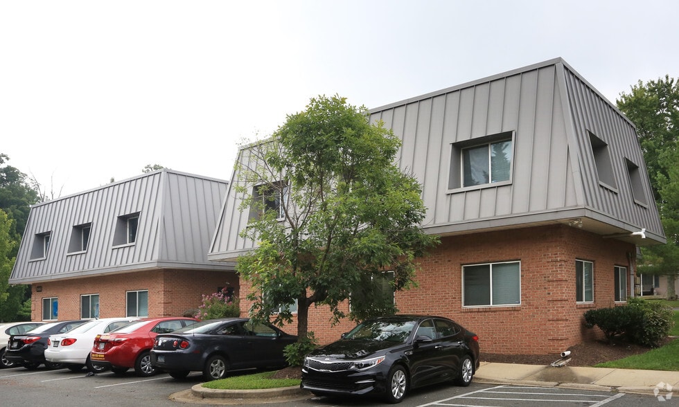 More Photos Of 18401-18403 Woodfield Rd, Gaithersburg Office For Lease