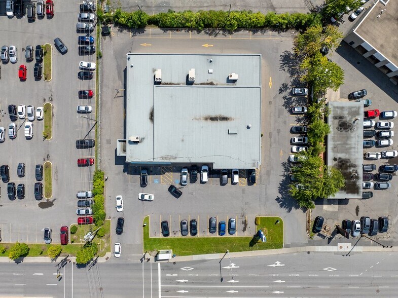 More Photos Of 8600-8610 Boul Newman, Montréal General Retail For Sale