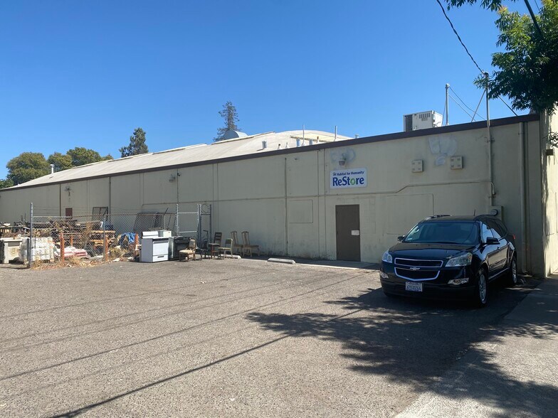 More Photos Of 702 Kearney Ave, Modesto Warehouse For Lease