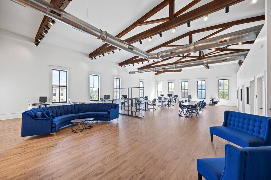 More Photos Of 227 Pearl St, New Albany Office For Lease