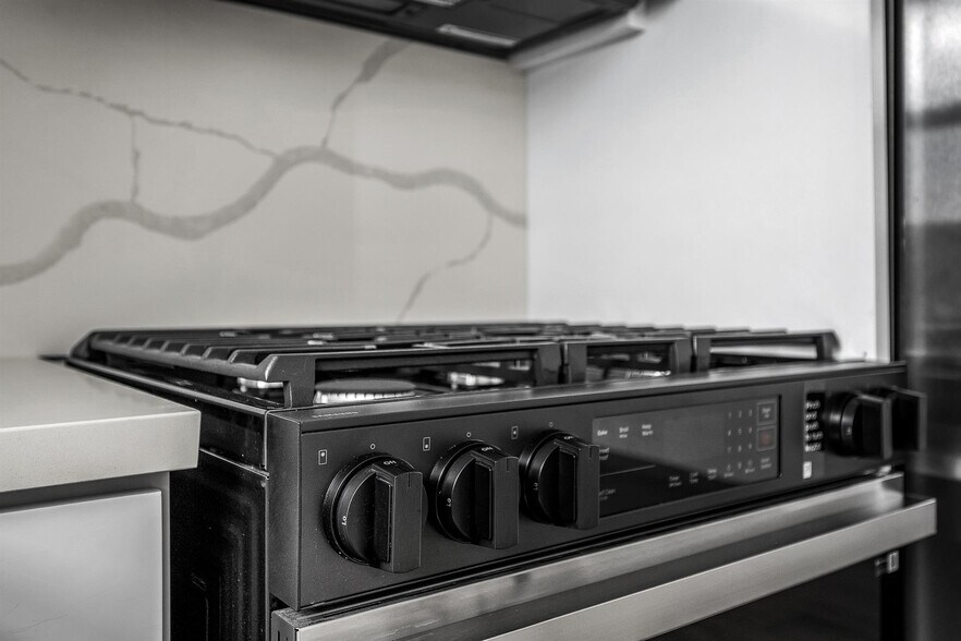 More Photos Of 4701 Saturn St, Los Angeles Multifamily For Sale