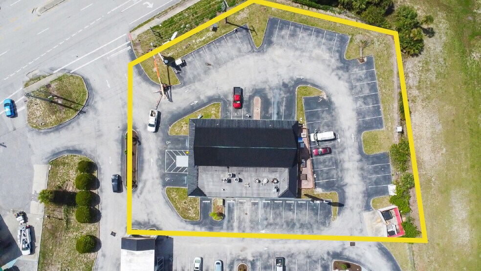 More Photos Of 3490 Garden St, Titusville Restaurant For Lease