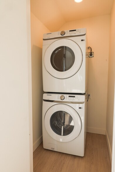 More Photos Of 330 S Horne St, Oceanside Apartments For Sale