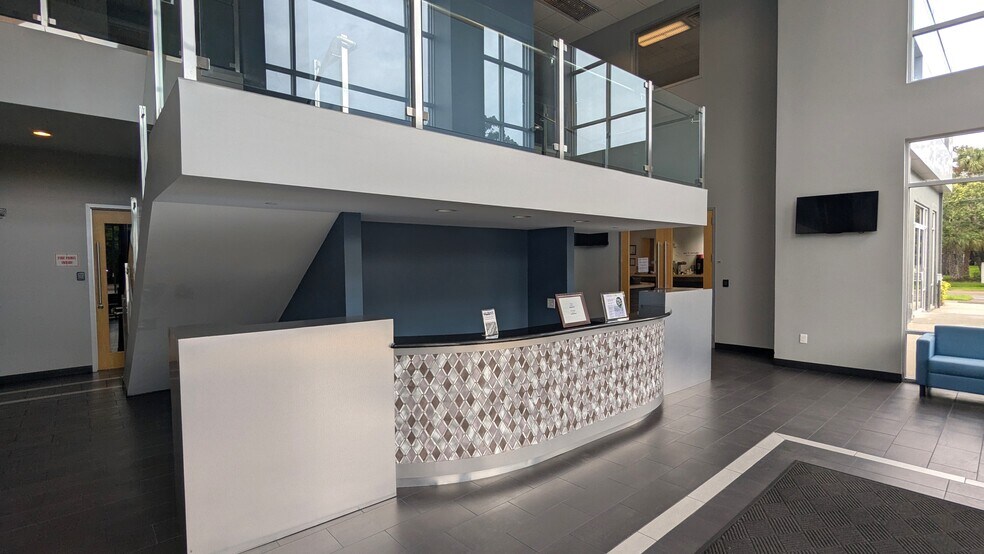 More Photos Of 5402 W Laurel St, Tampa Loft Creative Space For Sale