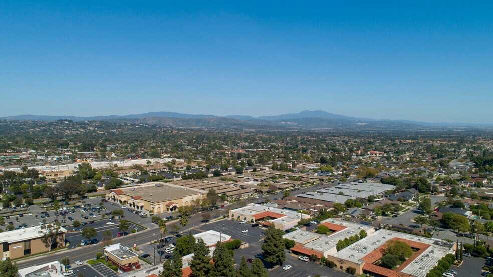 More Photos Of 13420 Newport Ave, Tustin Medical For Lease