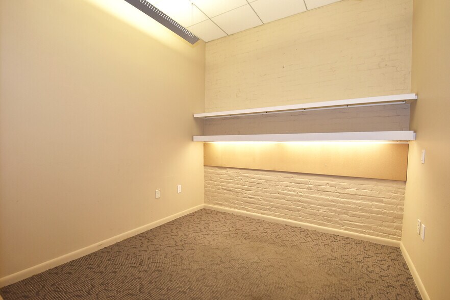 More Photos Of 227 Fort Pitt Blvd, Pittsburgh Loft Creative Space For Lease