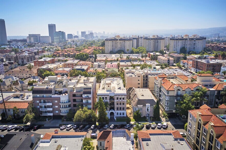 More Photos Of 425 S Detroit St, Los Angeles Apartments For Sale