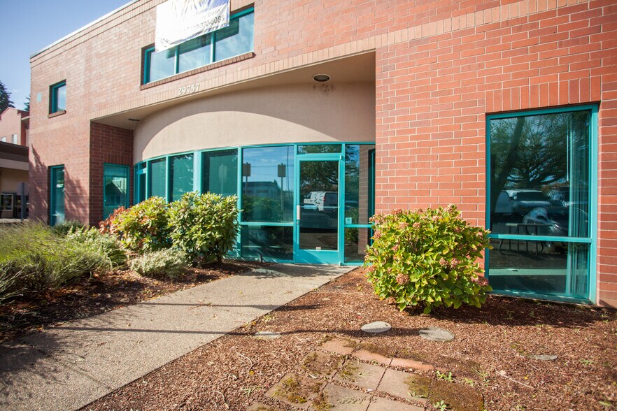 More Photos Of 29755-29757 SW Boones Ferry Rd, Wilsonville Office For Sale