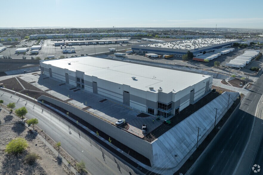 More Photos Of 12153 Rojas Dr, El Paso Warehouse For Lease